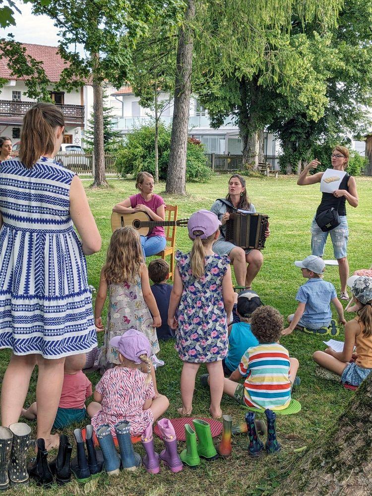 Volksmusikalischer Familien-Nachmittag im Westpark Bayerwaldhaus — Bild 1 von 2