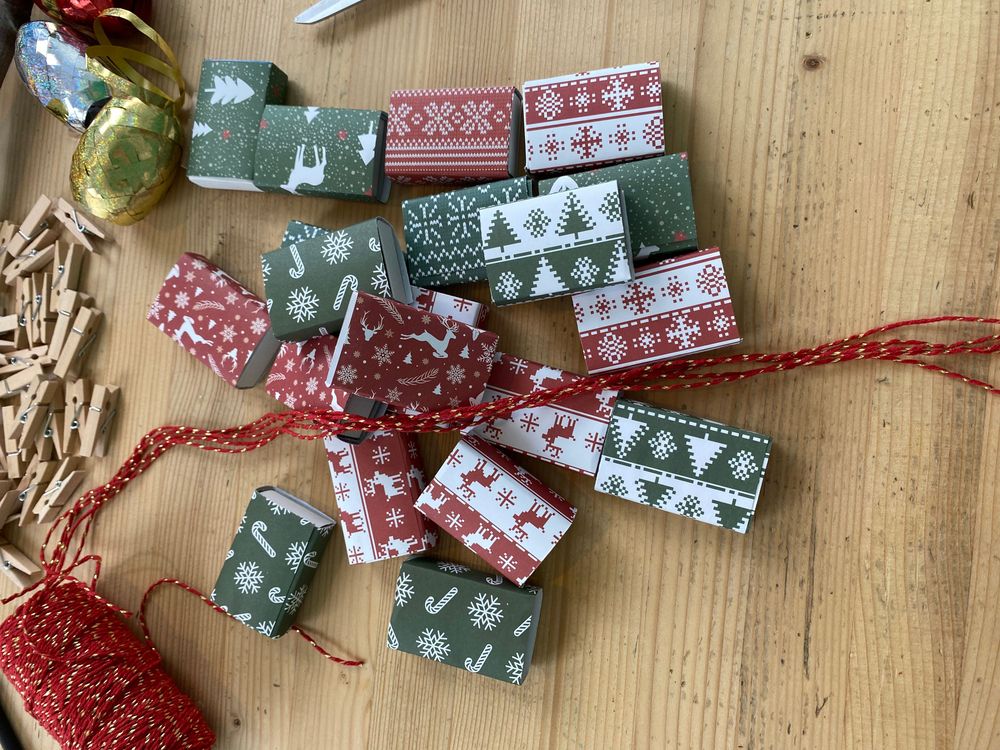 Adventskalender aus Streichholzschachteln - günstig & schnell selber basteln – Bild 3 von 4