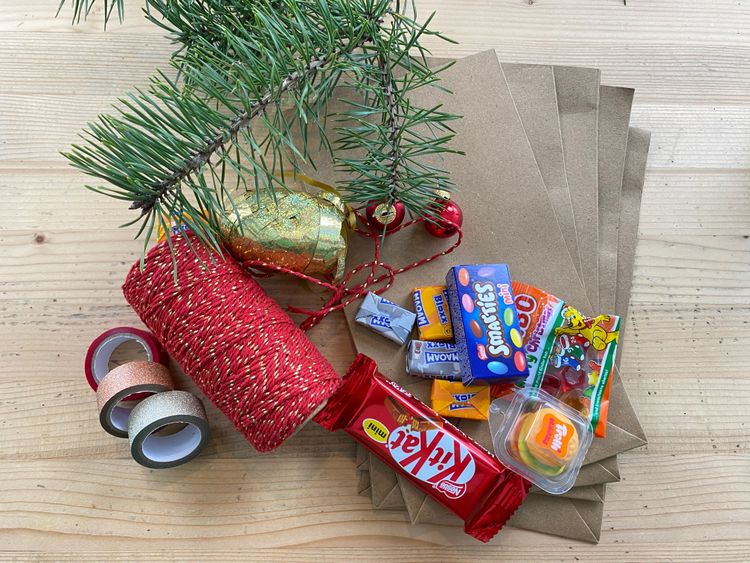 Adventskalender aus Papiertüten - günstig & schnell selber basteln