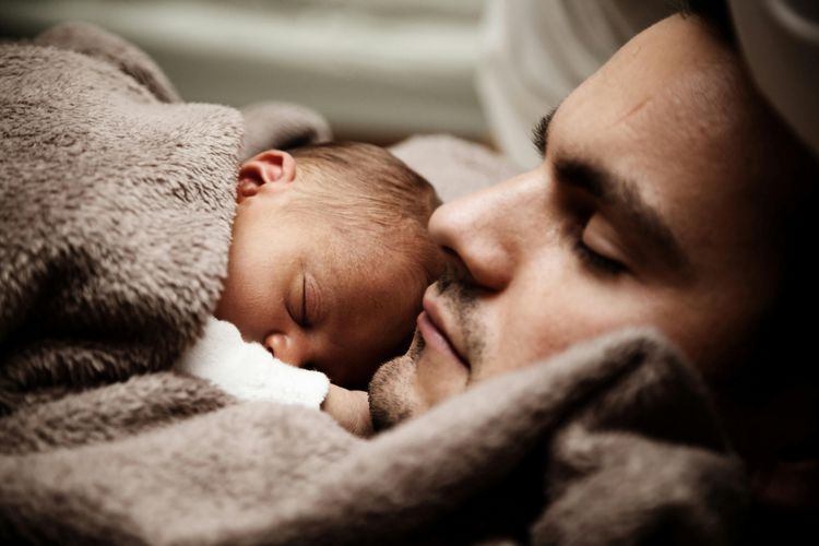 Baby da: Mehr Nähe zu Papa