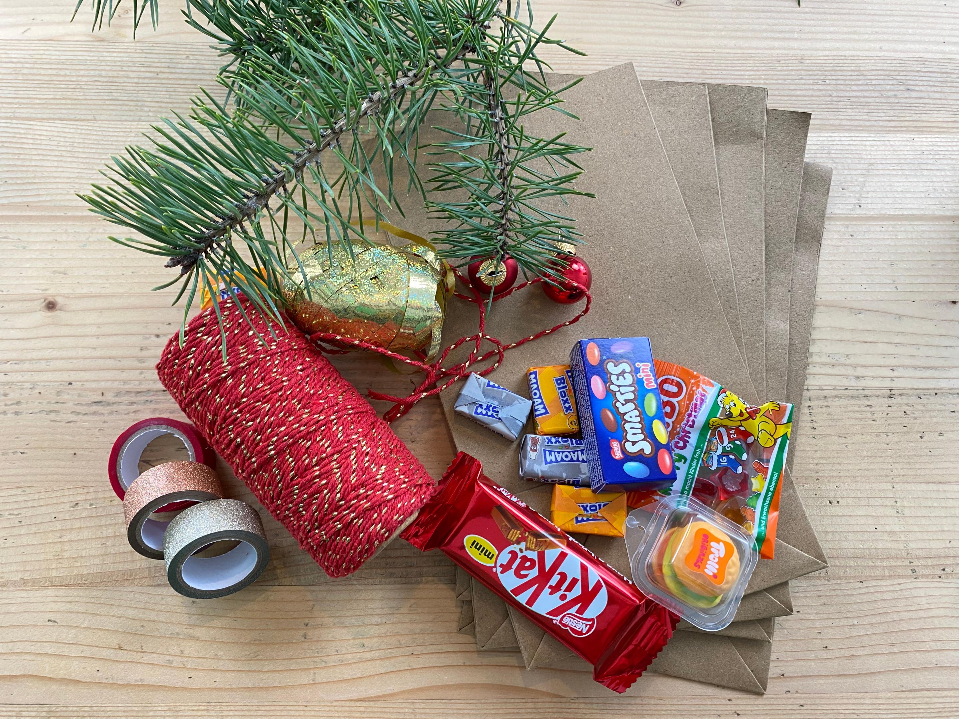 Adventskalender aus Papiertüten - günstig & schnell selber basteln
