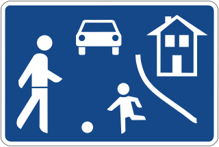 Spielende Kinder und Straßenverkehr – Bild 2 von 2