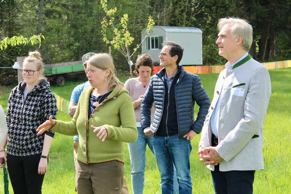 Gemeinsam wachsen auf dem Bauernhof in Irschenberg – Bild 1 von 2