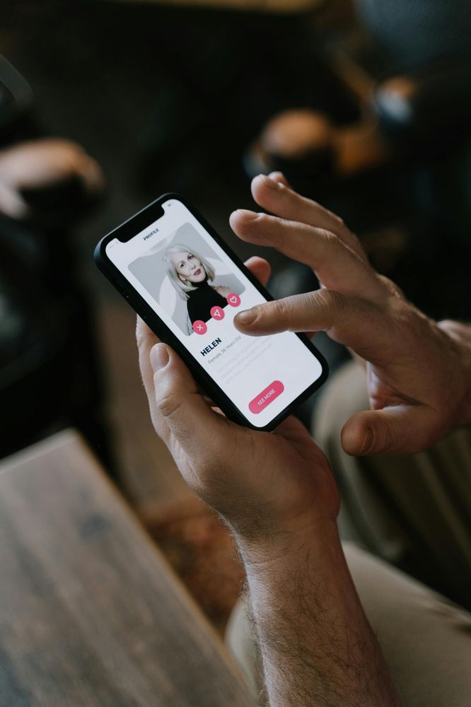 Online-Dating: Warum zu viel Auswahl die Beziehungssuche erschweren kann