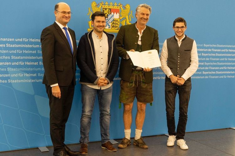 Große Freude: Dialektpreis Bayern 2022