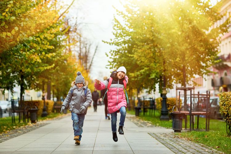 Sicher zur Schule: Schutz für Schulkinder auf den Straßen