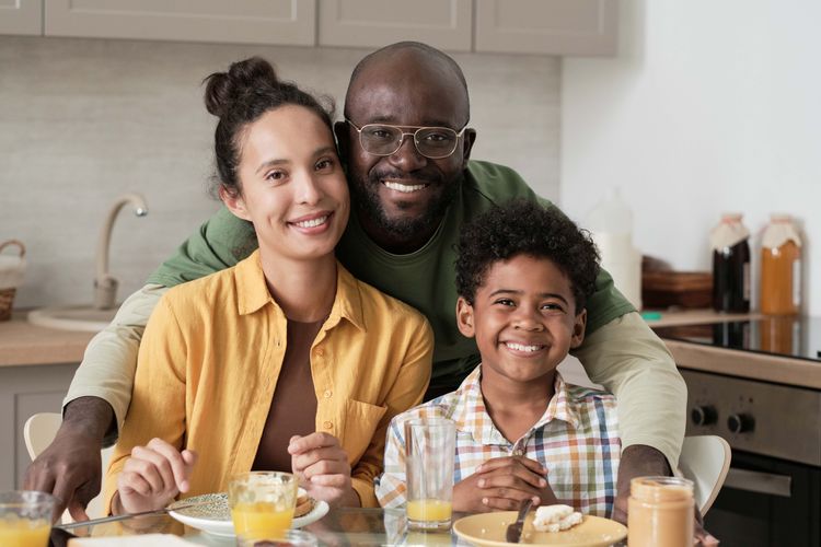 Aufgaben eines Partners im Familienalltag: Gemeinsam durch den Babytrubel