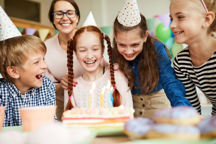 Outdoor-Geburtstagsfeier: So wird der Kindergeburtstag draußen unvergesslich