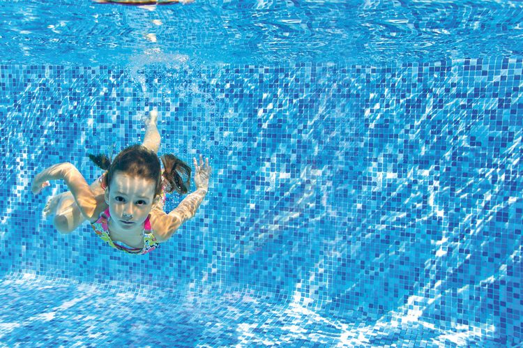 Kinder sollten schwimmen lernen