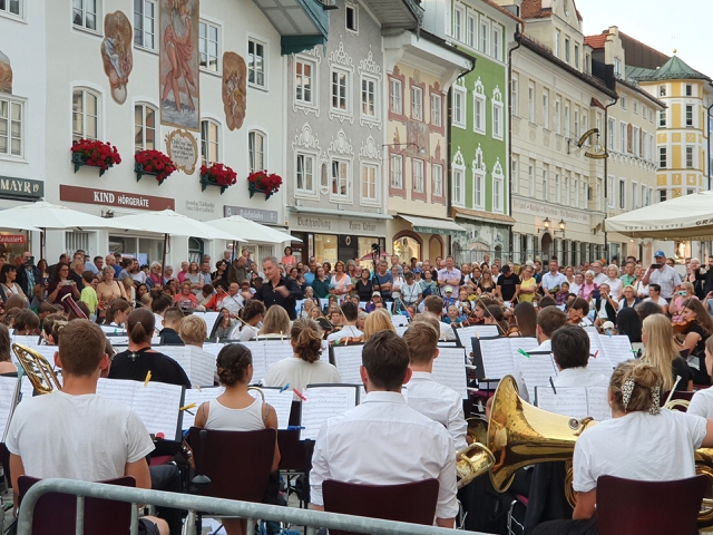 Jugend-sinfonieorchester in der Marktstraße-2560x1920.jpg