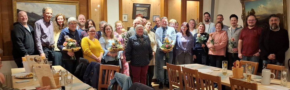 Pflegeeltern beim geselligen Abend ©Julia Surel Landratsamt Bad Tölz-Wolfratshausen.jpg