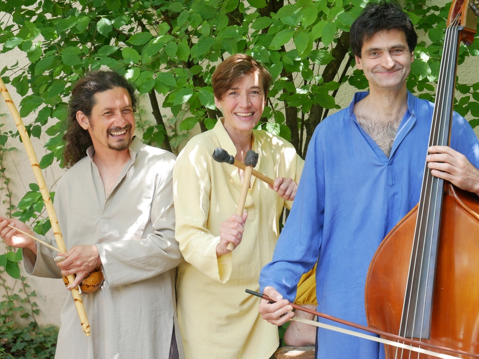 Mein Freund der Baum by Carolina Rodes_medium.jpg