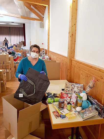 201118 Weihnachtspakete_bearbeitet.jpg