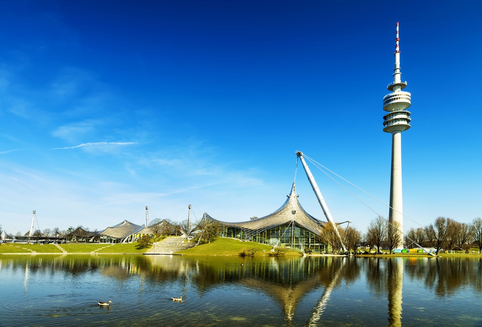 Olympiapark_Olympiastadion_Olympiaturm_München.jpg