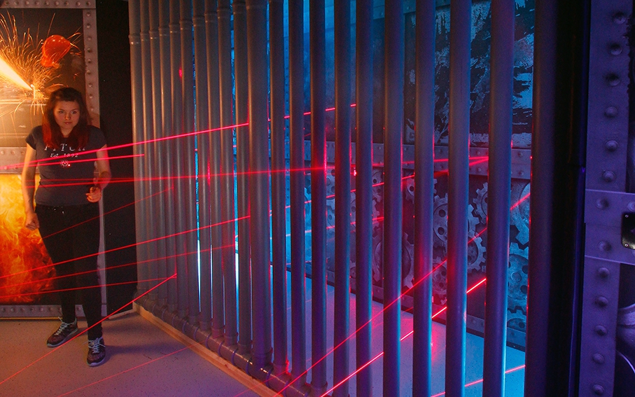 Blue_Brix_LaserLabyrinth_Markus Tiedtke.jpg