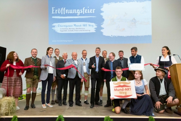 3743_221018-Eröffnung-Mundartweg-mitr-Minister-Piazolo-29©FotoBerger.jpg